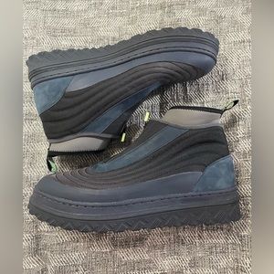 BRAND NEW Converse Pro